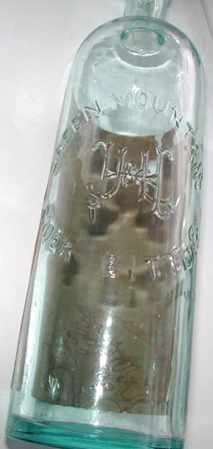 rare vermont bitters antique bottle with label henrys green mountain cider